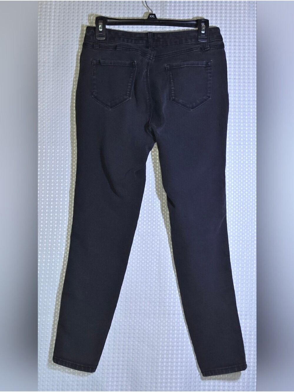 1822 Denim Dark Wash Charcoal Black Slim Straight Jeans Model Off Duty Casual - Picture 4 of 12